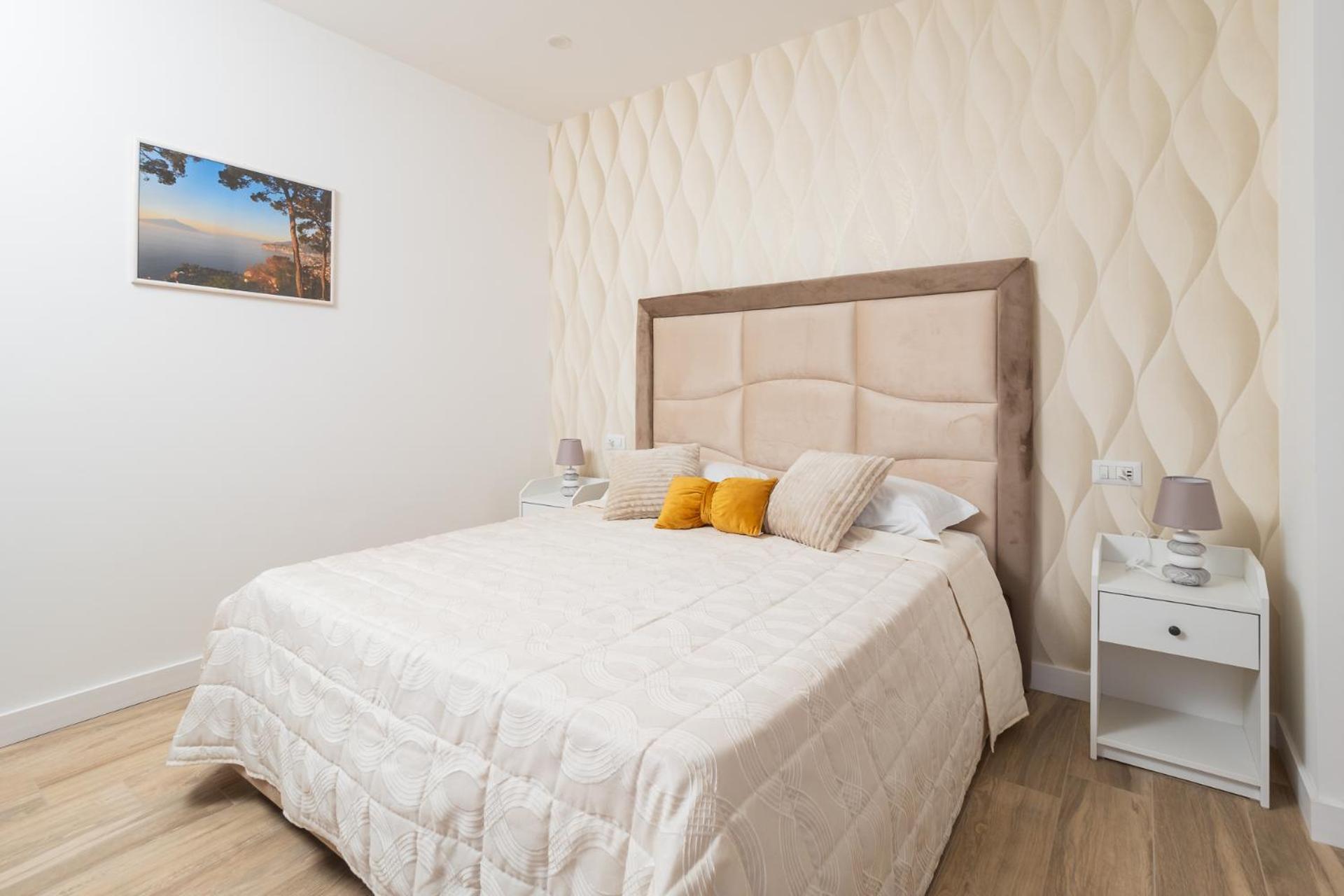 Nonno Angelo - 4 Bedrooms With Free Parking & Seaview Balcony Sorrento Eksteriør bilde