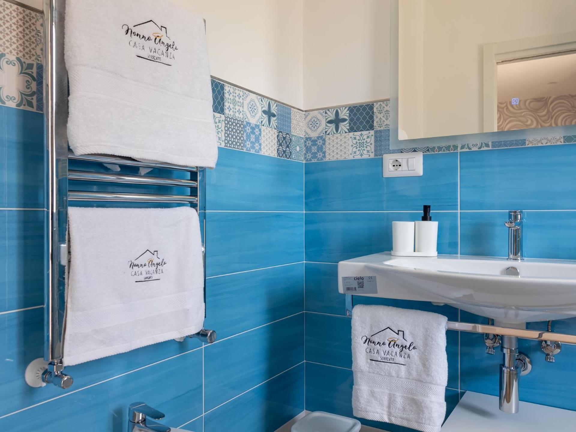 Nonno Angelo - 4 Bedrooms With Free Parking & Seaview Balcony Sorrento Eksteriør bilde