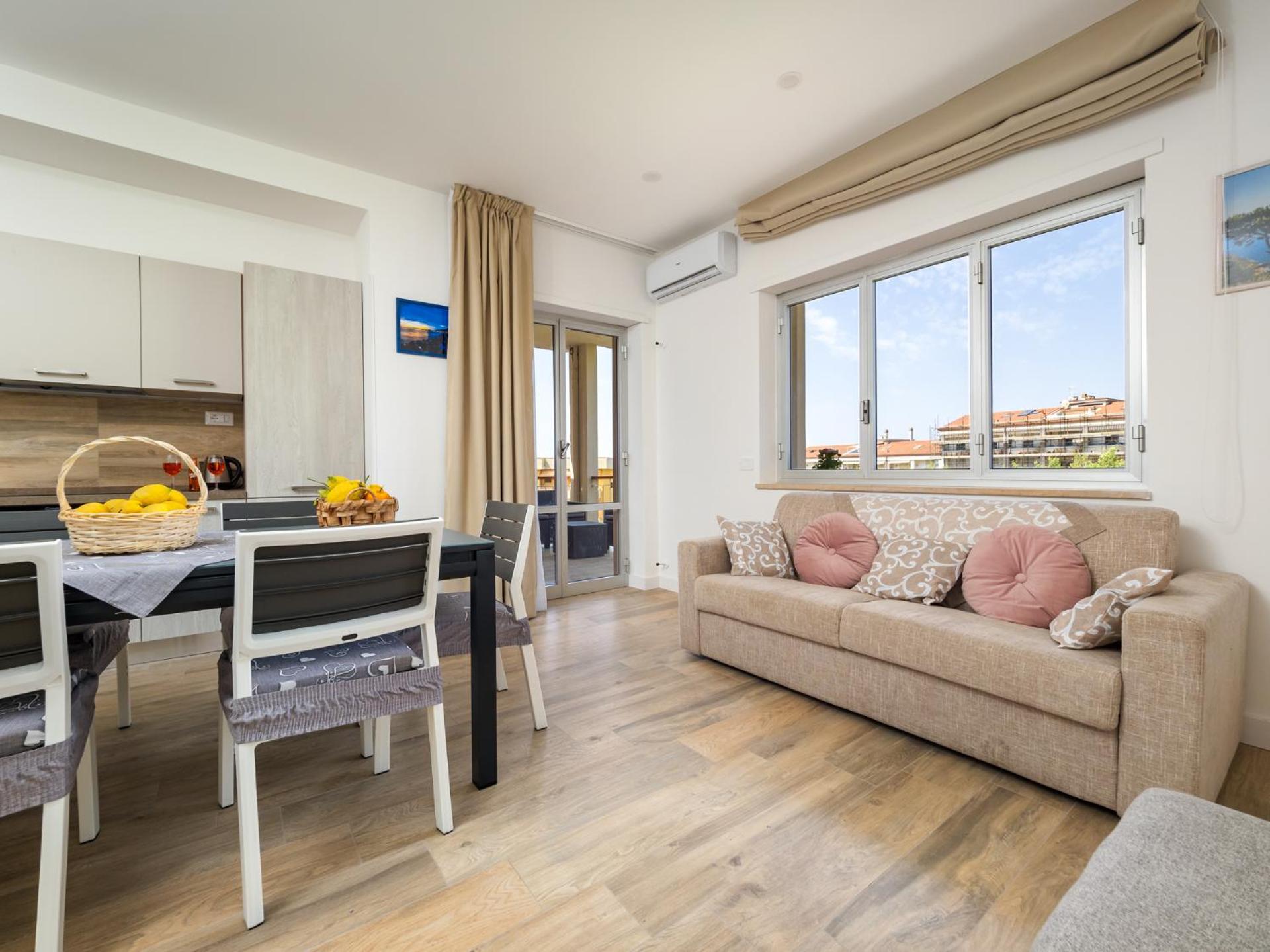 Nonno Angelo - 4 Bedrooms With Free Parking & Seaview Balcony Sorrento Eksteriør bilde
