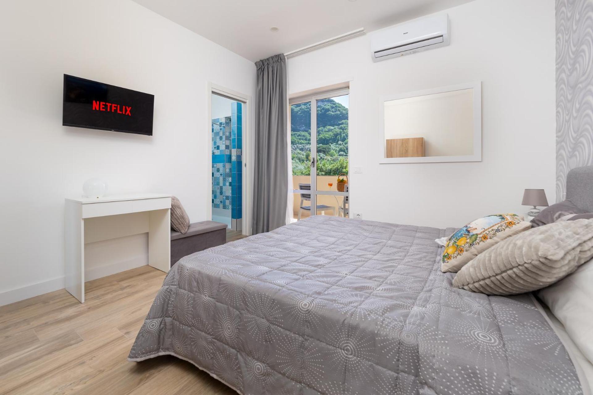 Nonno Angelo - 4 Bedrooms With Free Parking & Seaview Balcony Sorrento Eksteriør bilde
